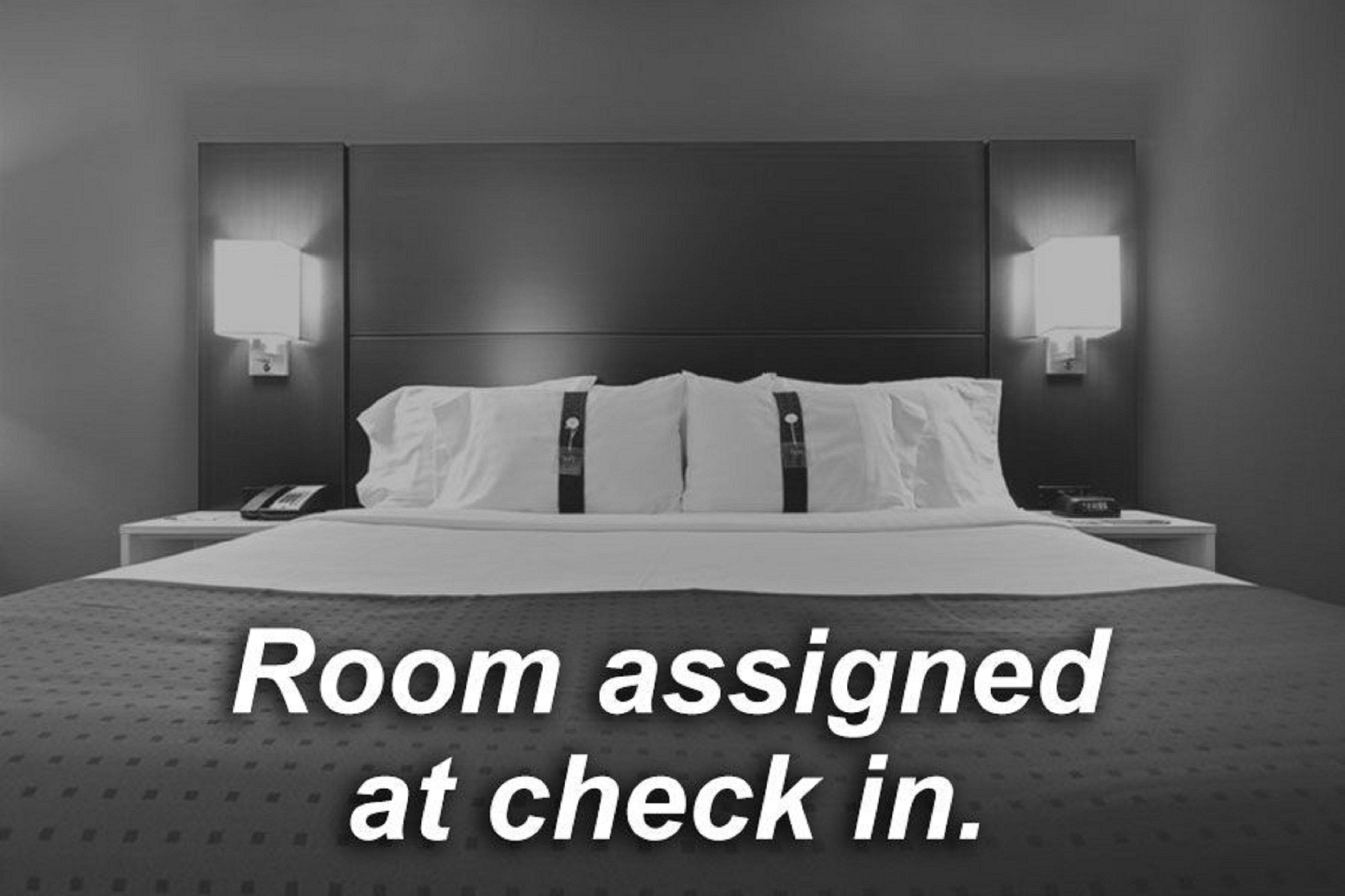 Holiday Inn Express Cedar Rapids - Collins Road By Ihg Esterno foto