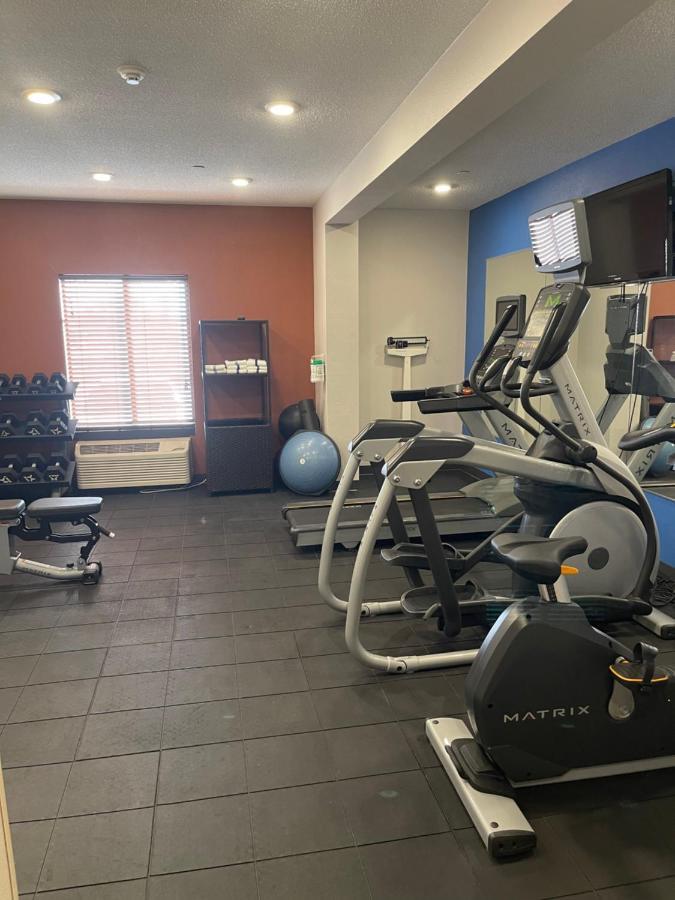 Holiday Inn Express Cedar Rapids - Collins Road By Ihg Esterno foto