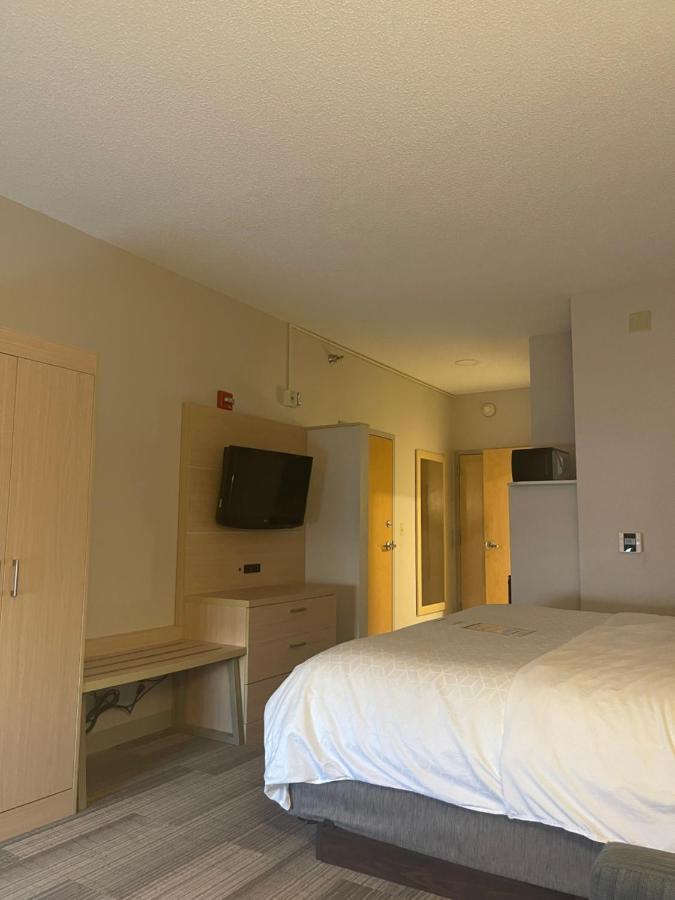 Holiday Inn Express Cedar Rapids - Collins Road By Ihg Esterno foto