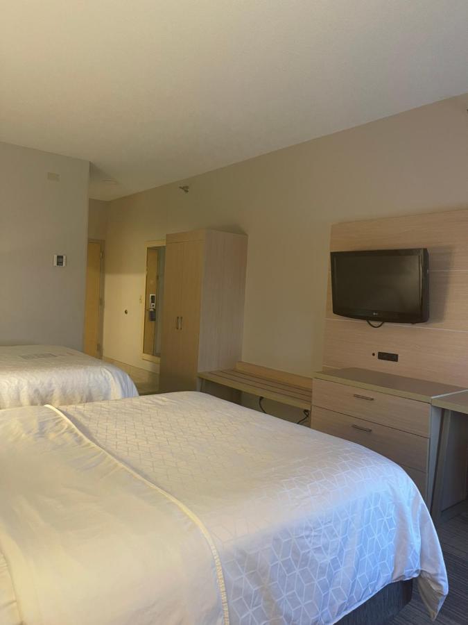 Holiday Inn Express Cedar Rapids - Collins Road By Ihg Esterno foto
