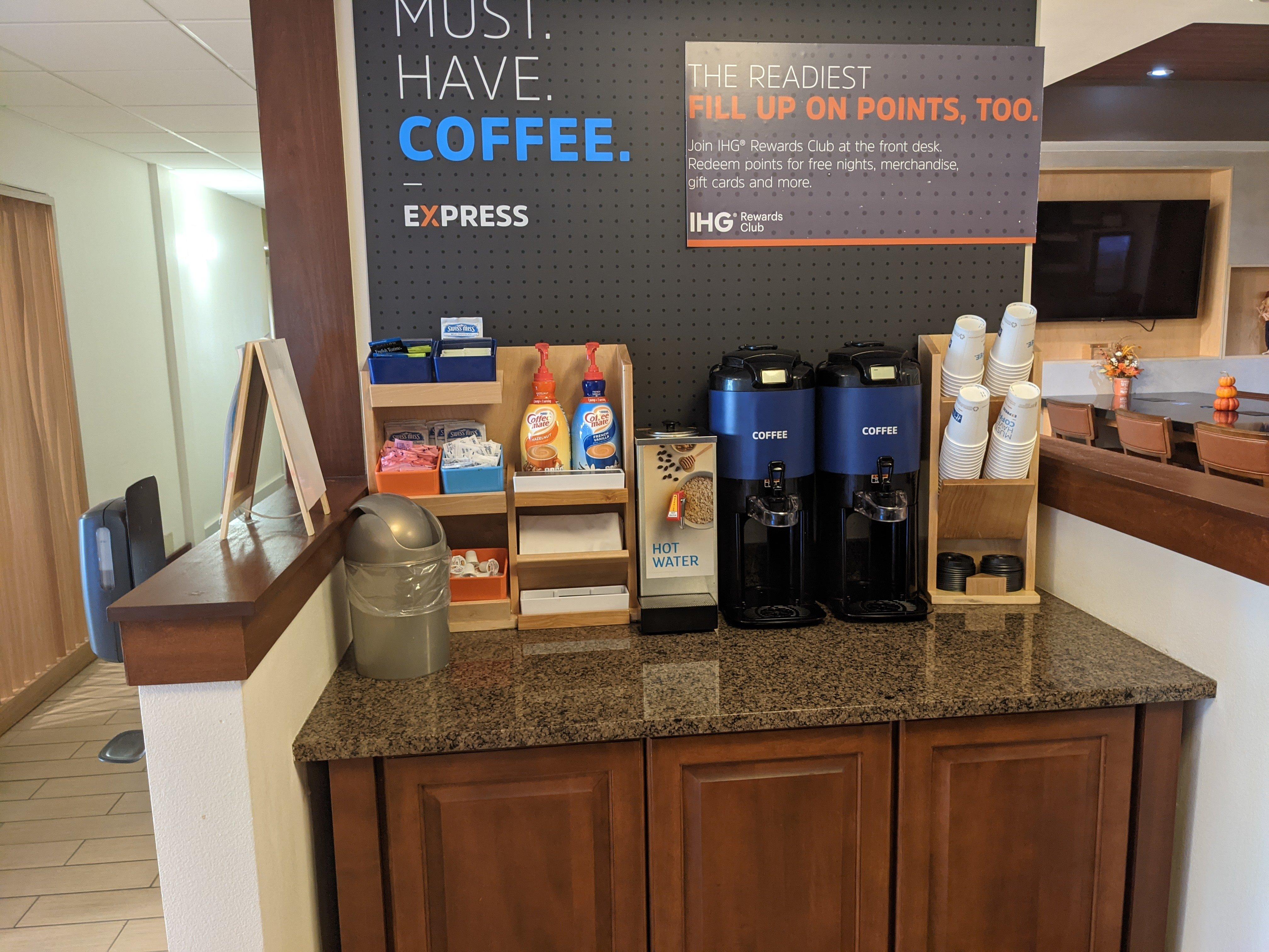 Holiday Inn Express Cedar Rapids - Collins Road By Ihg Esterno foto