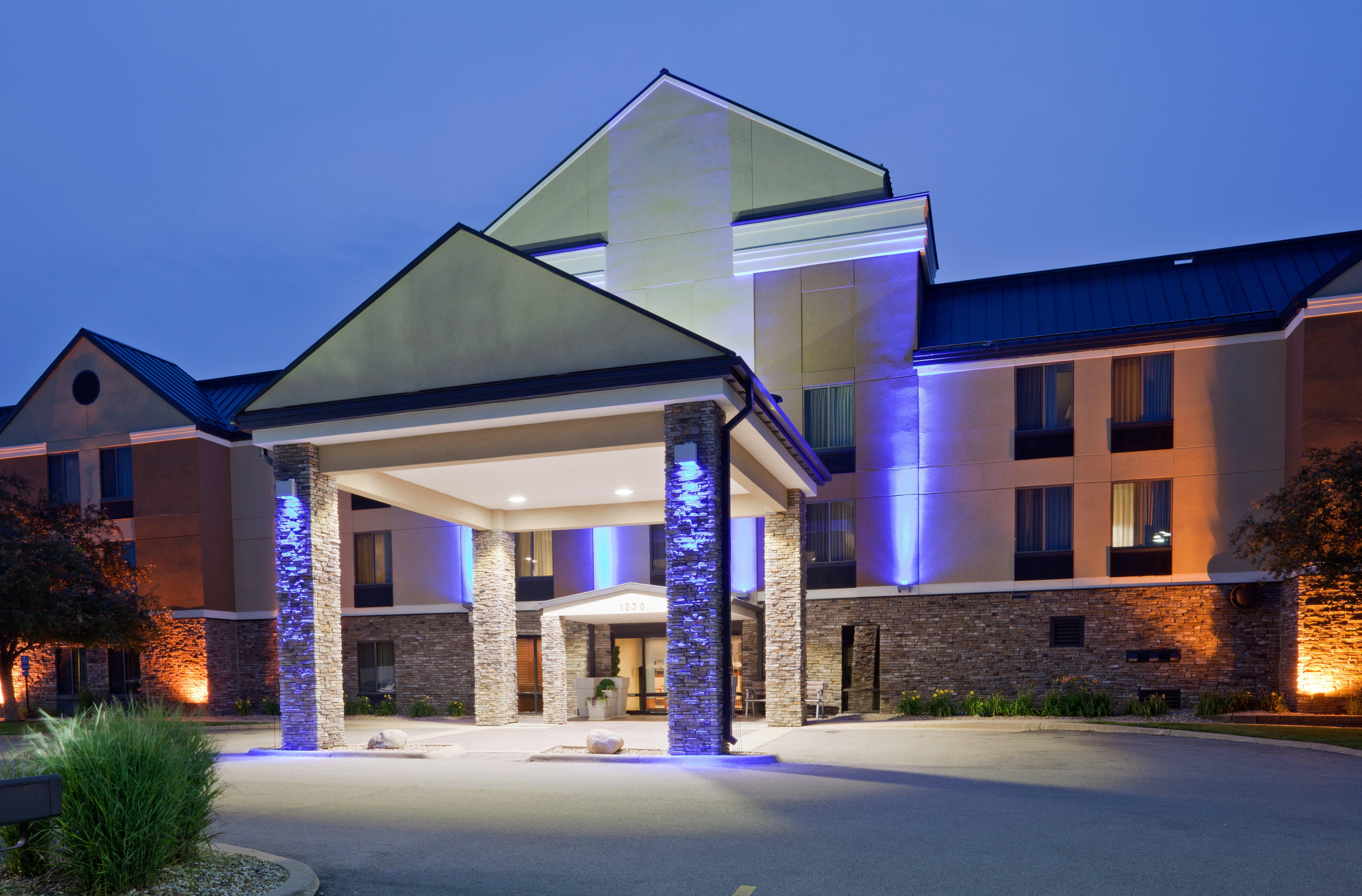 Holiday Inn Express Cedar Rapids - Collins Road By Ihg Esterno foto