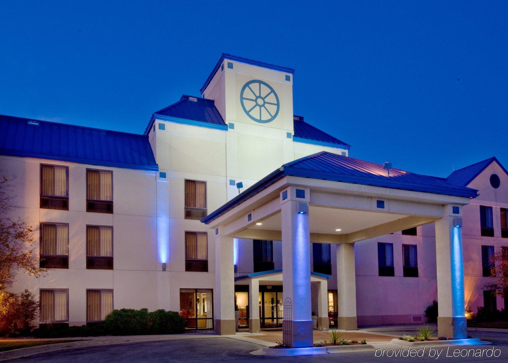 Holiday Inn Express Cedar Rapids - Collins Road By Ihg Esterno foto